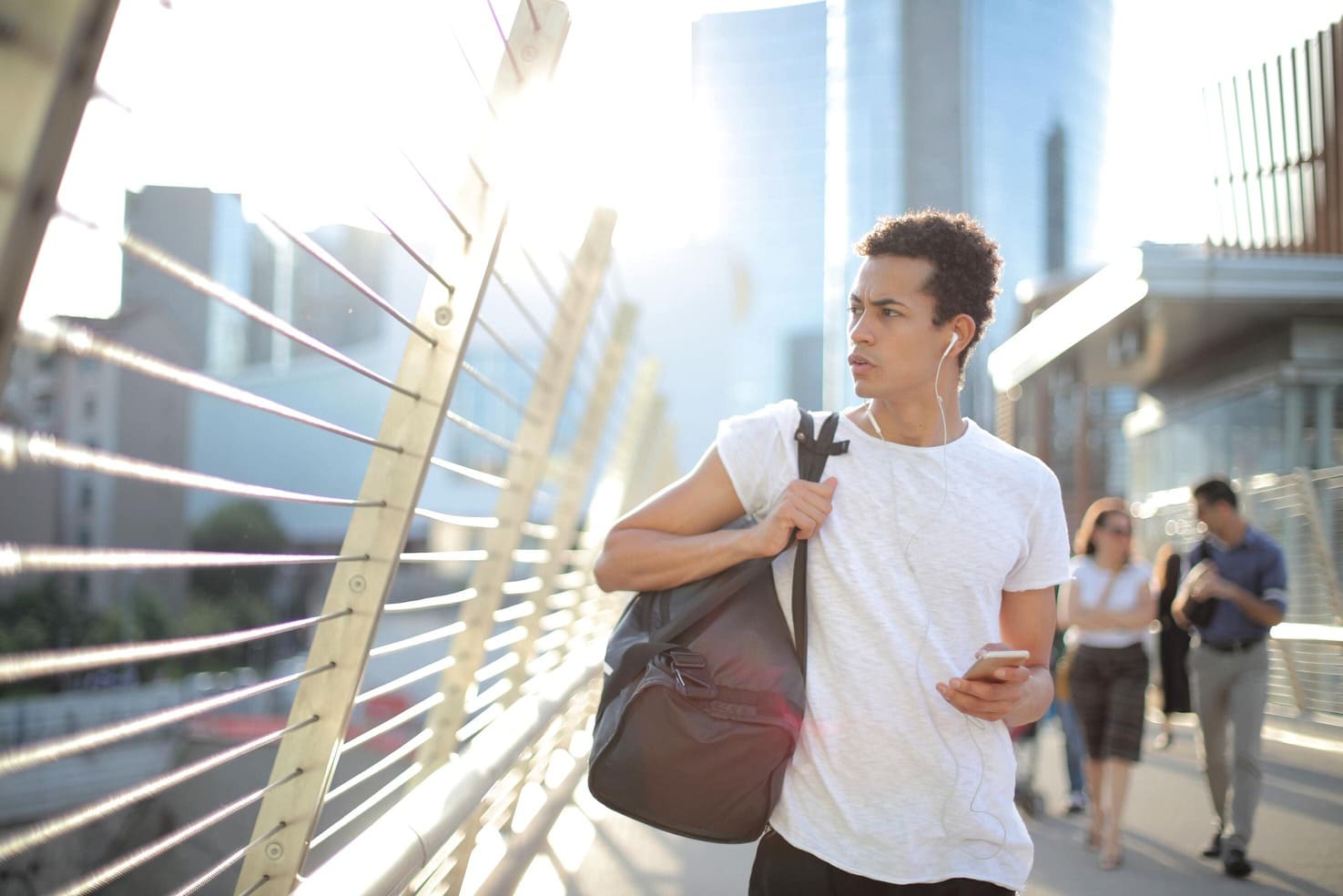 Maintaining Proper Hygiene and Extending the Life of Your Sports Bag with Professional Laundry Services